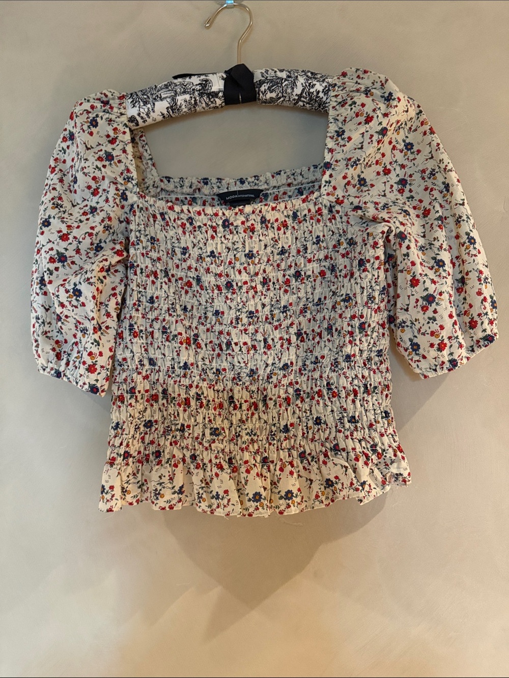 Moda International Victoria's Secret Y2K Floral Smoked Puff Sleeve Top. Size M